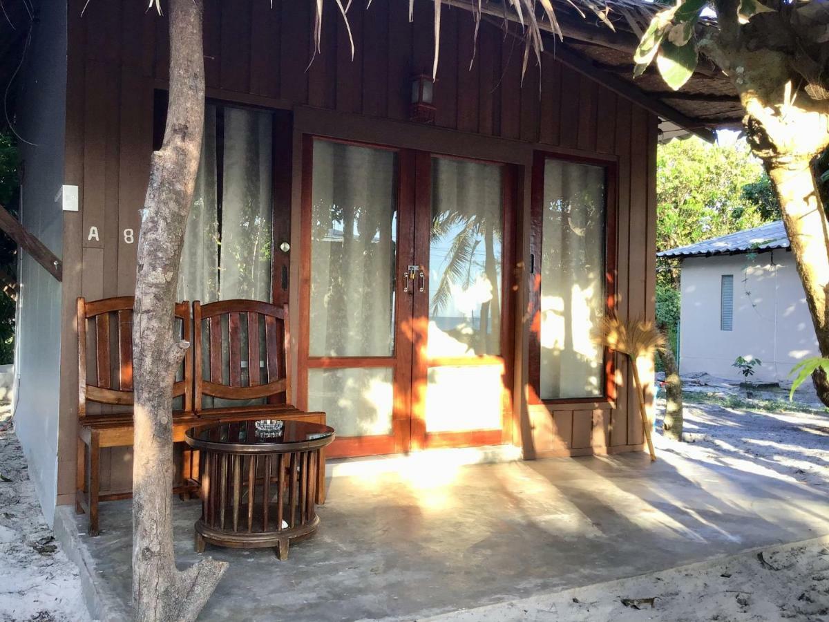 La Ong Lay Hotel Koh Phayam Exterior foto